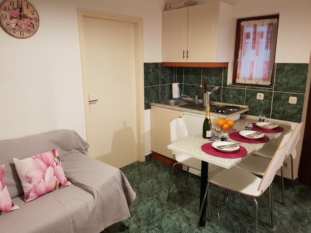 Apartmani Zoric Vodice Kültér fotó